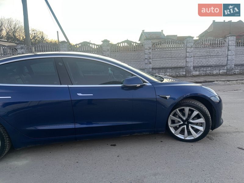 Tesla Model 3 2019