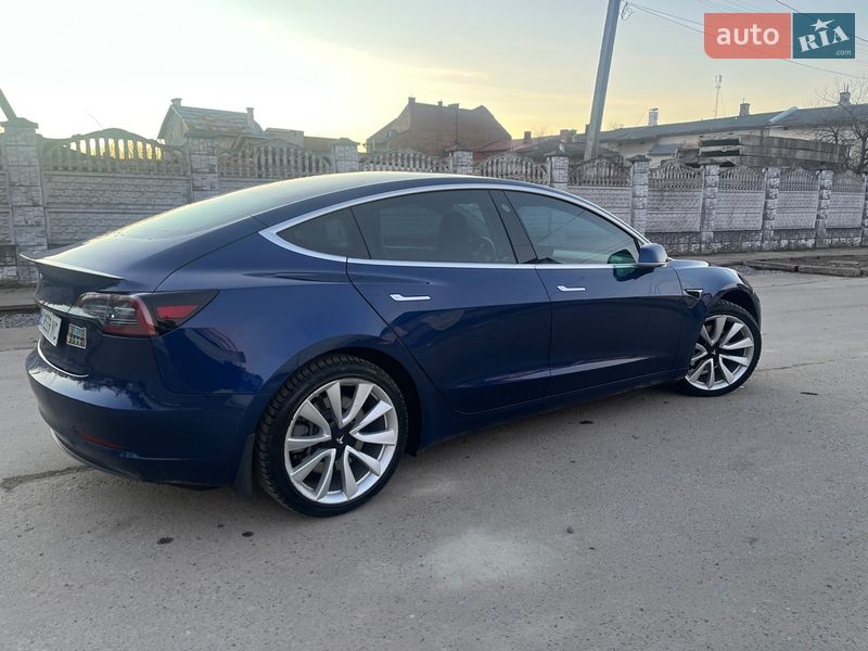 Tesla Model 3 2019