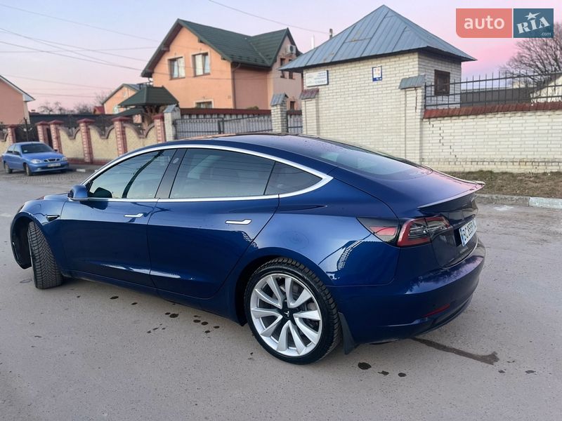 Tesla Model 3 2019
