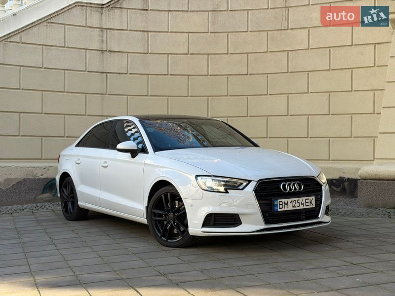 Audi-0