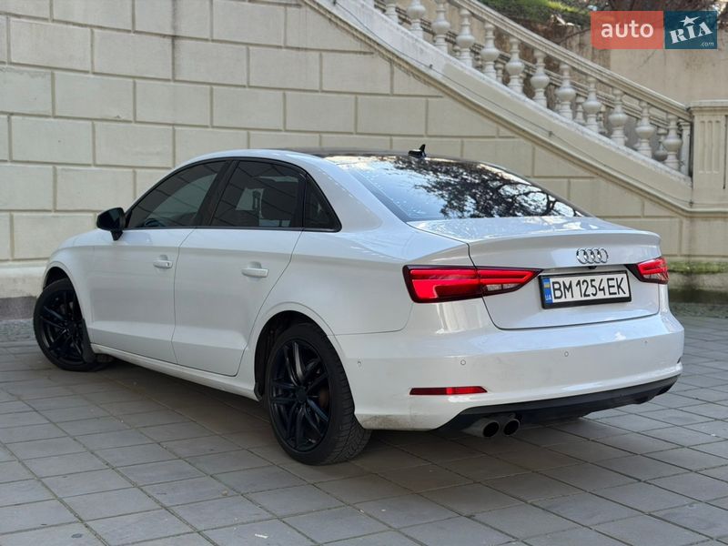 Audi-30