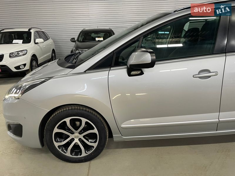 Peugeot 5008 2015