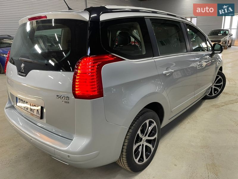 Peugeot 5008 2015