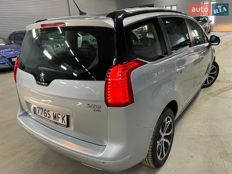 Peugeot 5008 2015