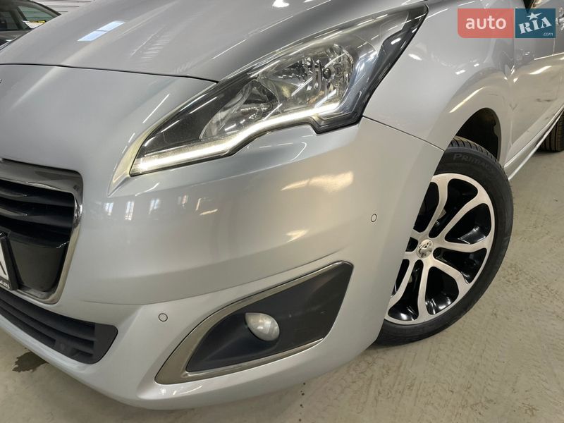 Peugeot 5008 2015