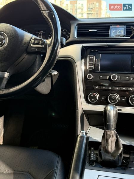 Volkswagen Passat 2011