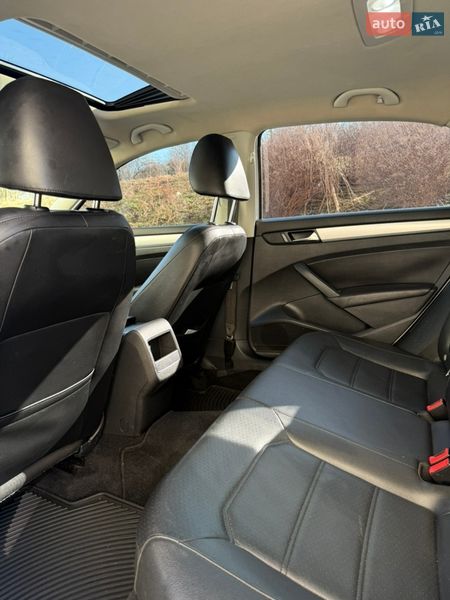 Volkswagen Passat 2011