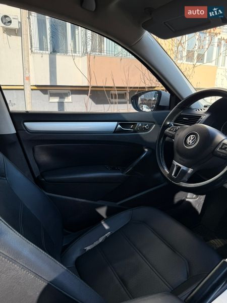 Volkswagen Passat 2011