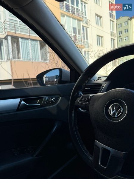 Volkswagen Passat 2011