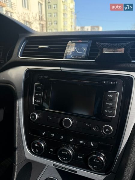 Volkswagen Passat 2011