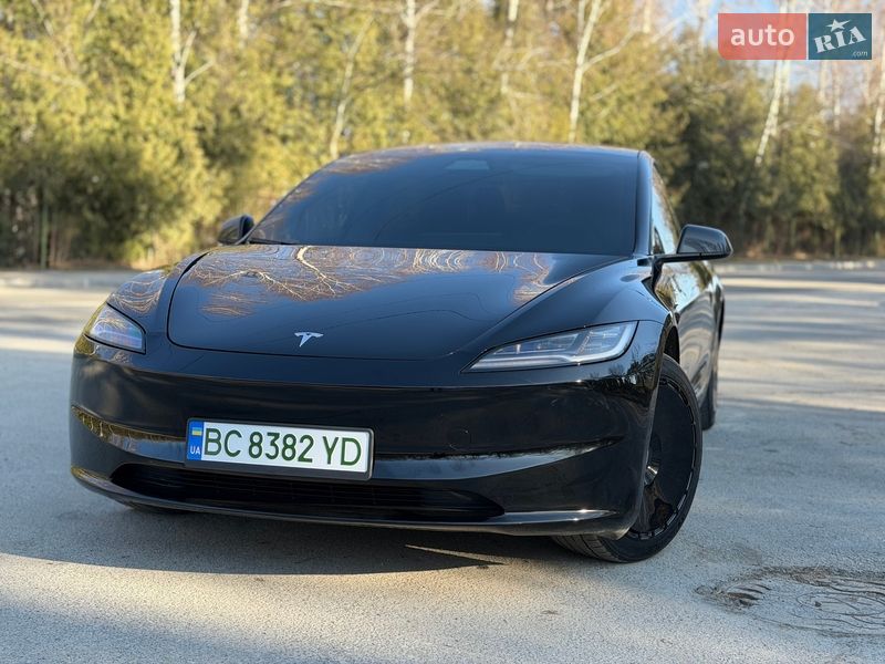 Tesla Model 3 2025