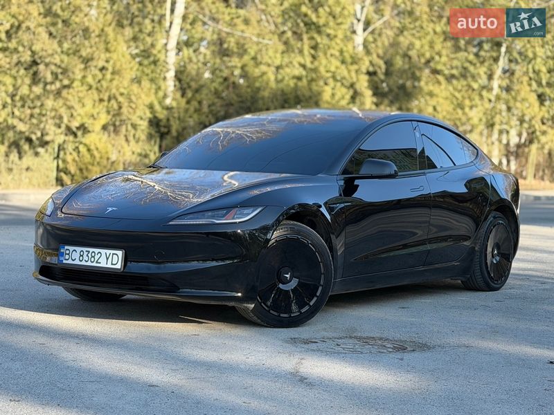Tesla Model 3 2025