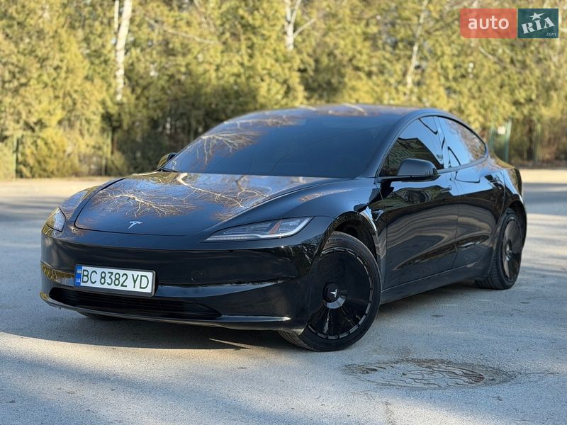 Tesla Model 3 2025