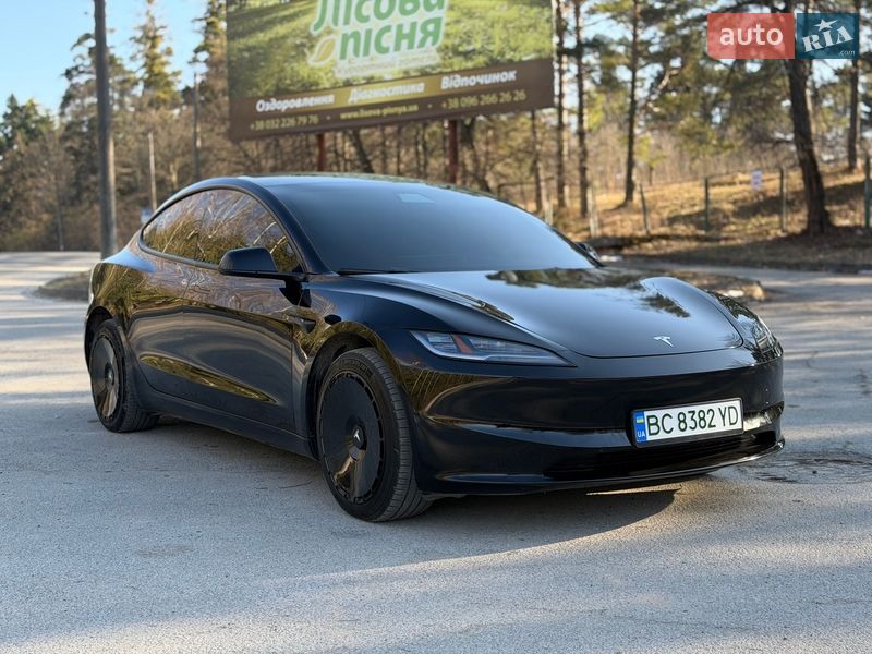 Tesla Model 3 2025