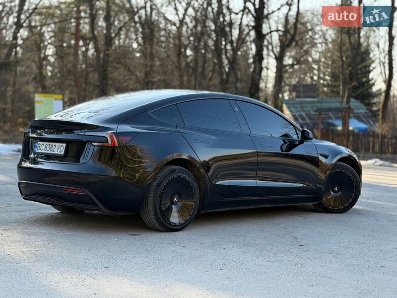 Tesla Model 3 2025