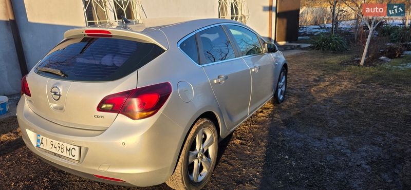 Opel Astra 2011