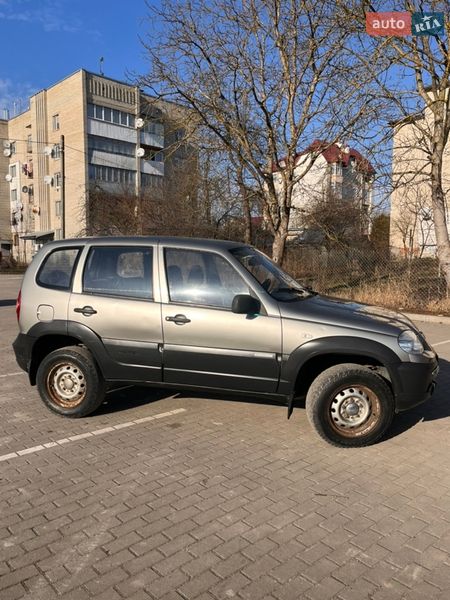 Chevrolet Niva 2011