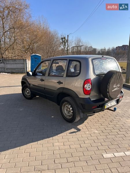 Chevrolet Niva 2011