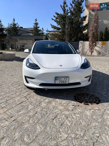 Tesla-32