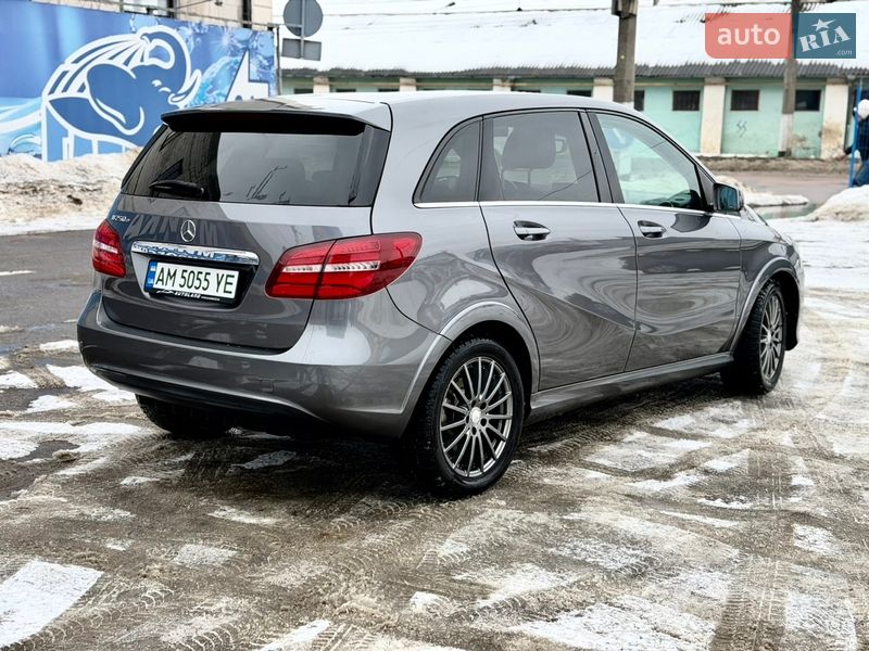 Mercedes-Benz-1