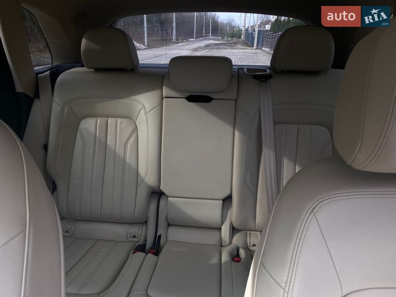 Audi-22