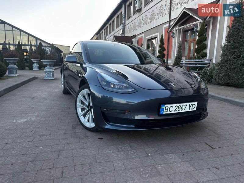 Tesla Model 3 2022