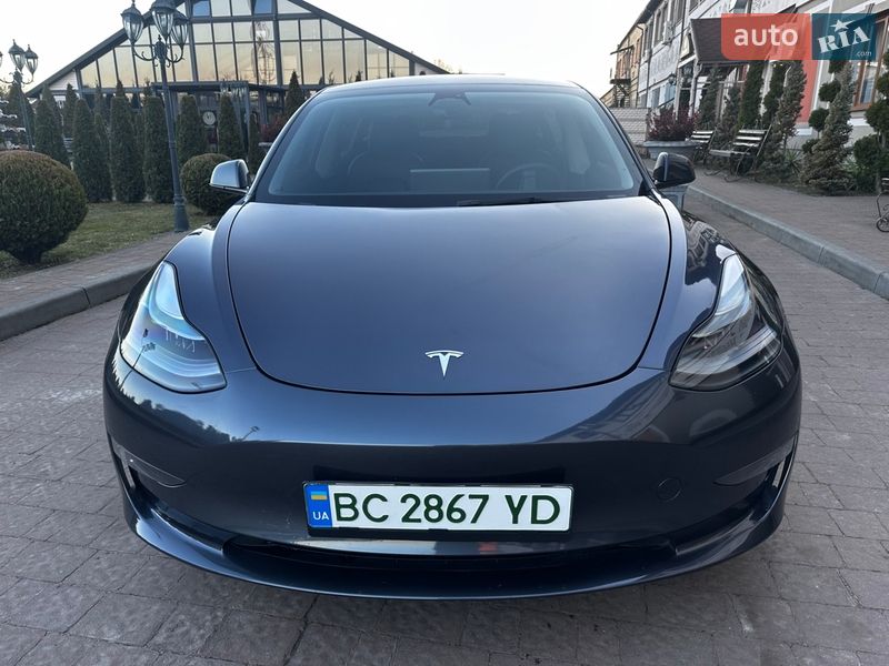 Tesla Model 3 2022