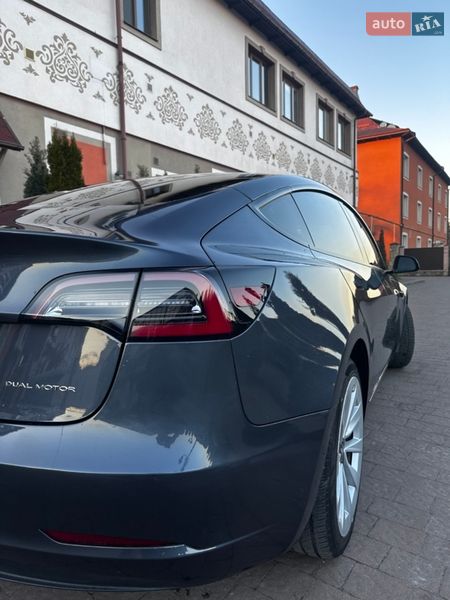 Tesla Model 3 2022