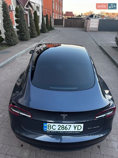 Tesla Model 3 2022