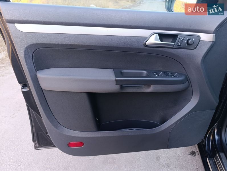 Volkswagen Touran 2010