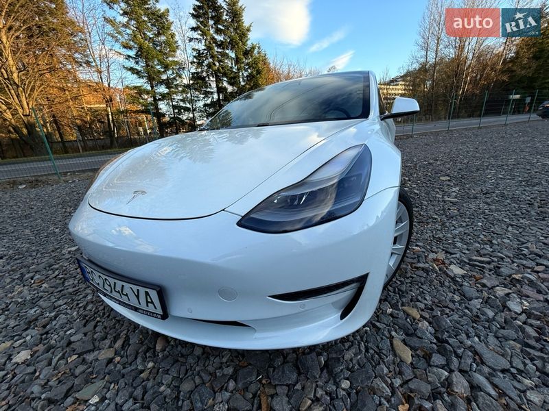 Tesla Model 3 2021