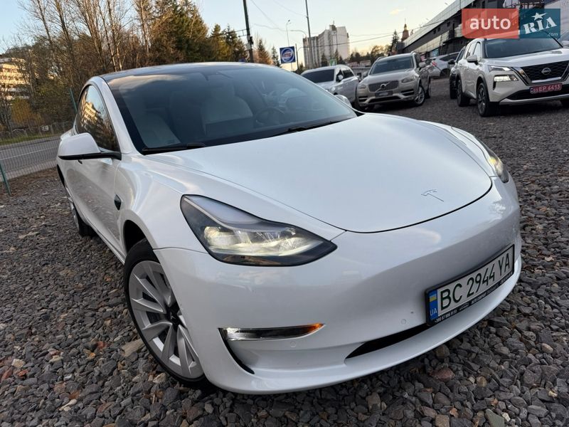 Tesla Model 3 2021