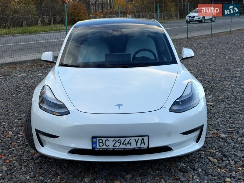 Tesla Model 3 2021