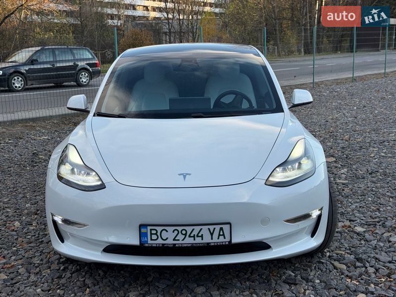 Tesla Model 3 2021