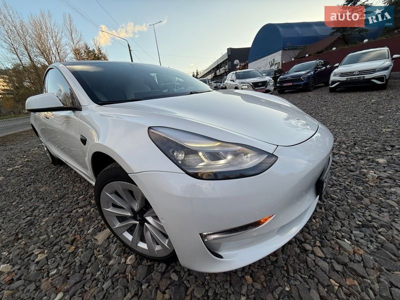 Tesla Model 3 2021