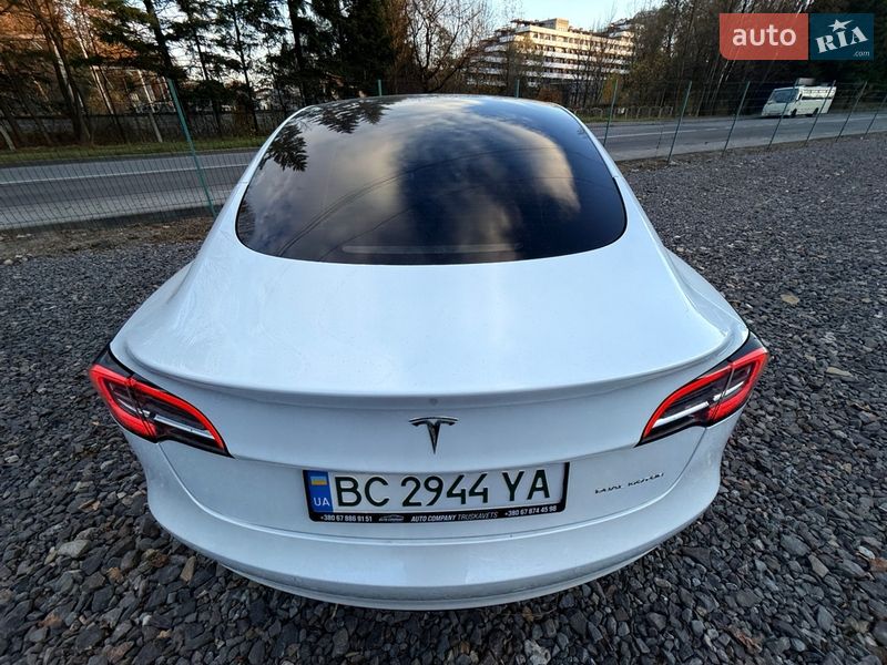 Tesla Model 3 2021