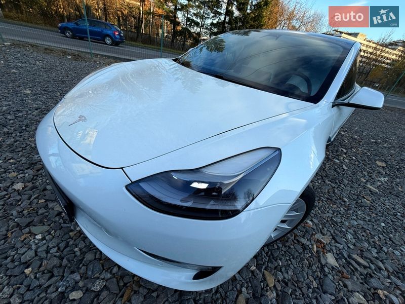 Tesla Model 3 2021