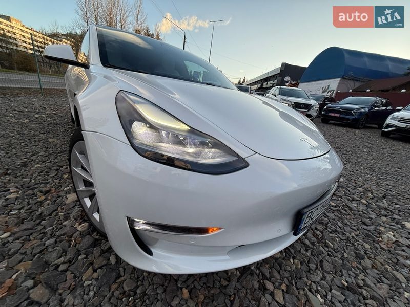 Tesla Model 3 2021