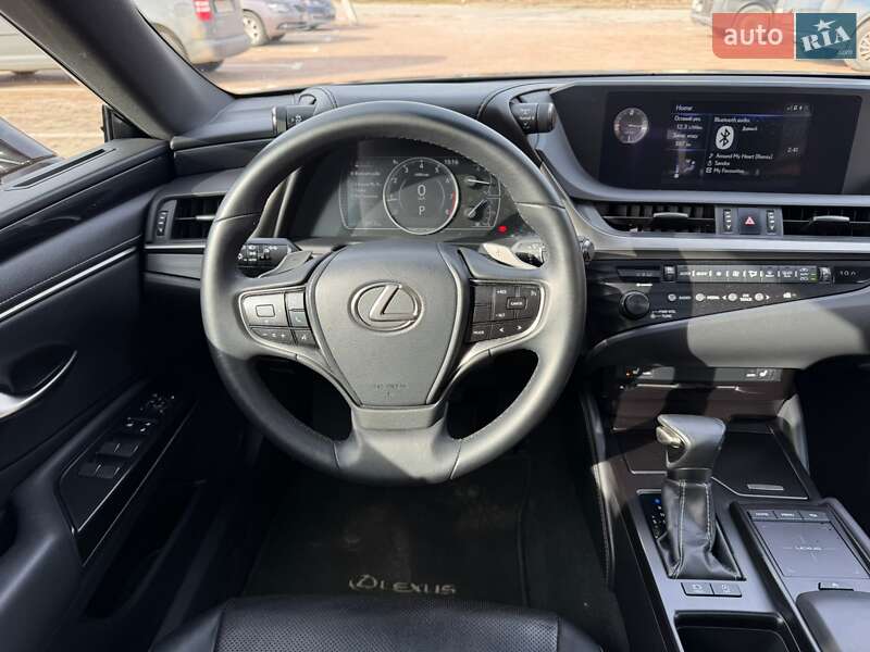 Lexus-17