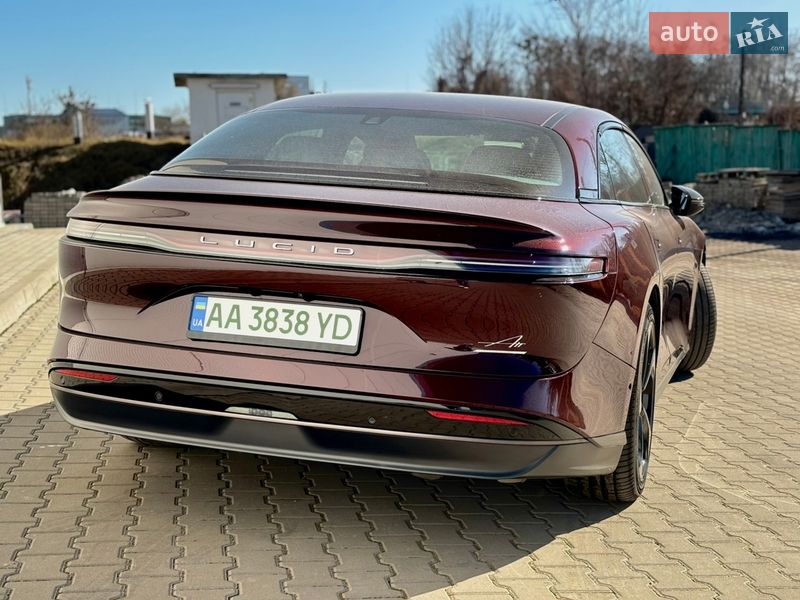 Lucid-3
