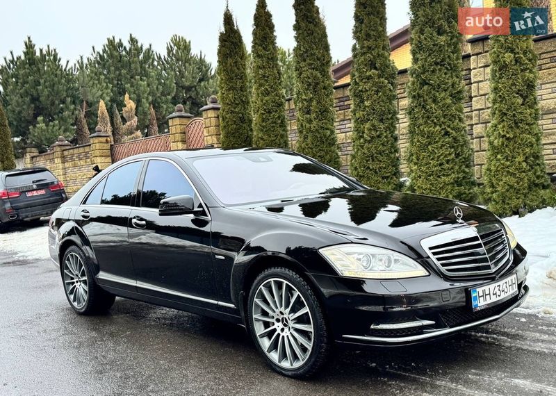 Mercedes-Benz-4