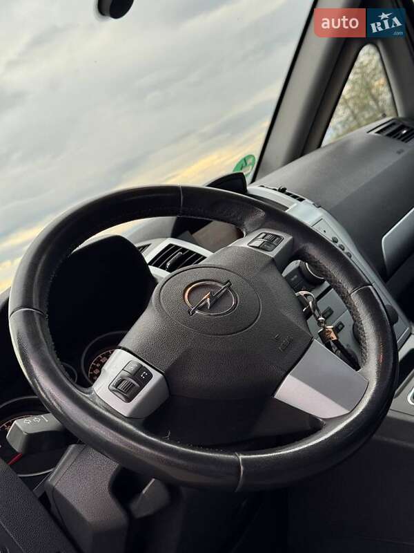 Opel Zafira 2009