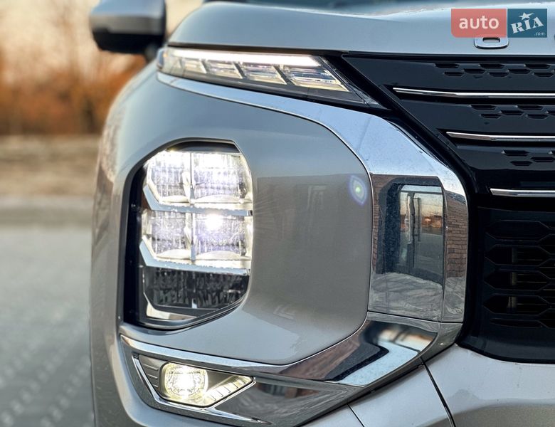 Mitsubishi Outlander 2022