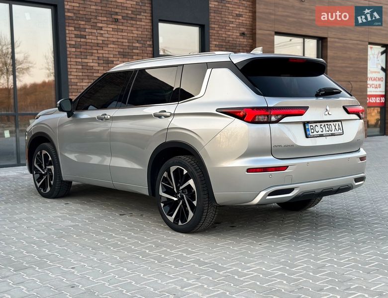 Mitsubishi Outlander 2022