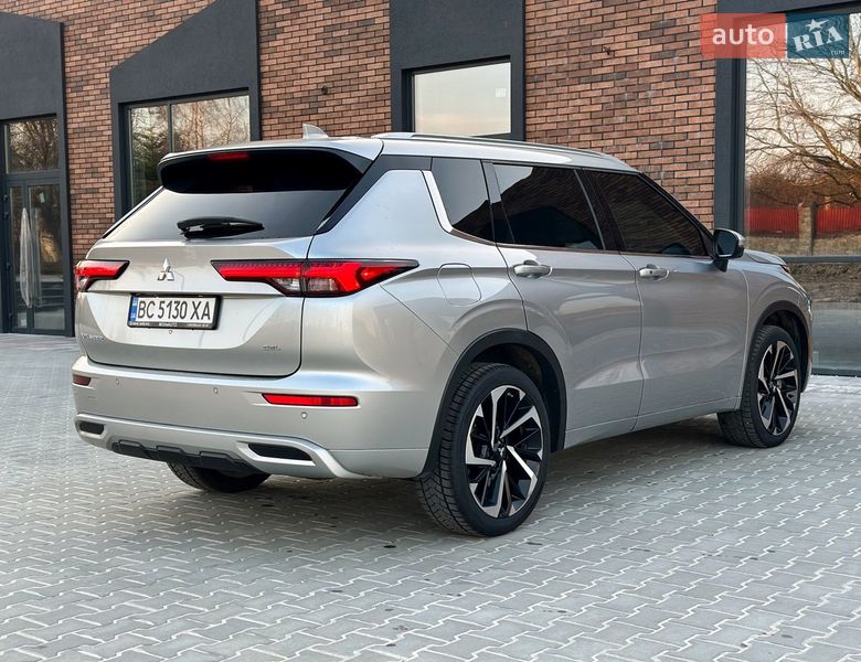 Mitsubishi Outlander 2022