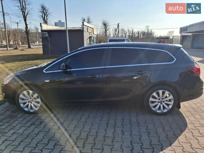 Opel Astra 2011