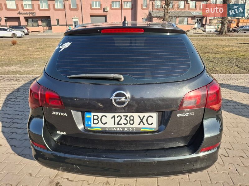 Opel Astra 2011