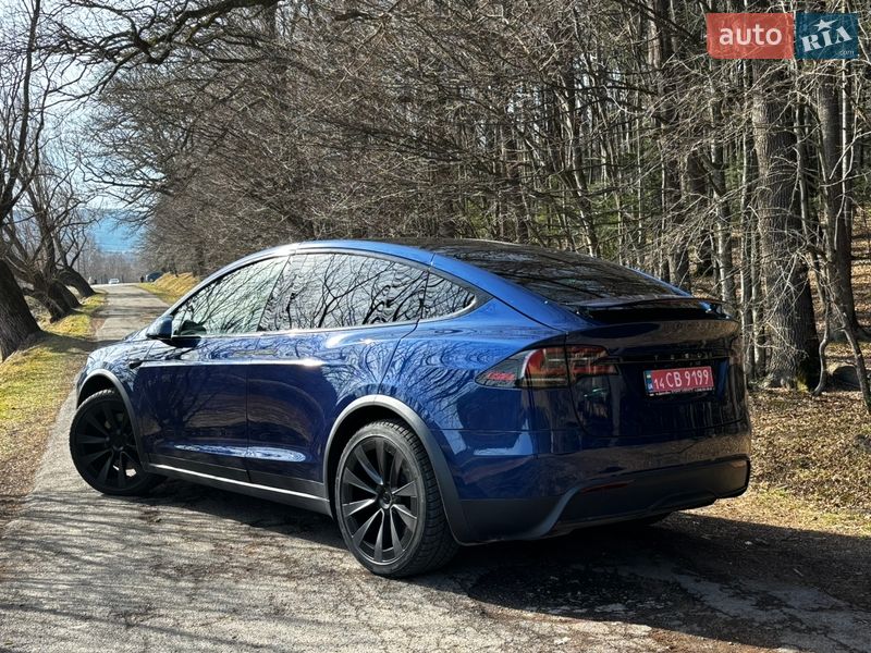 Tesla Model X 2023