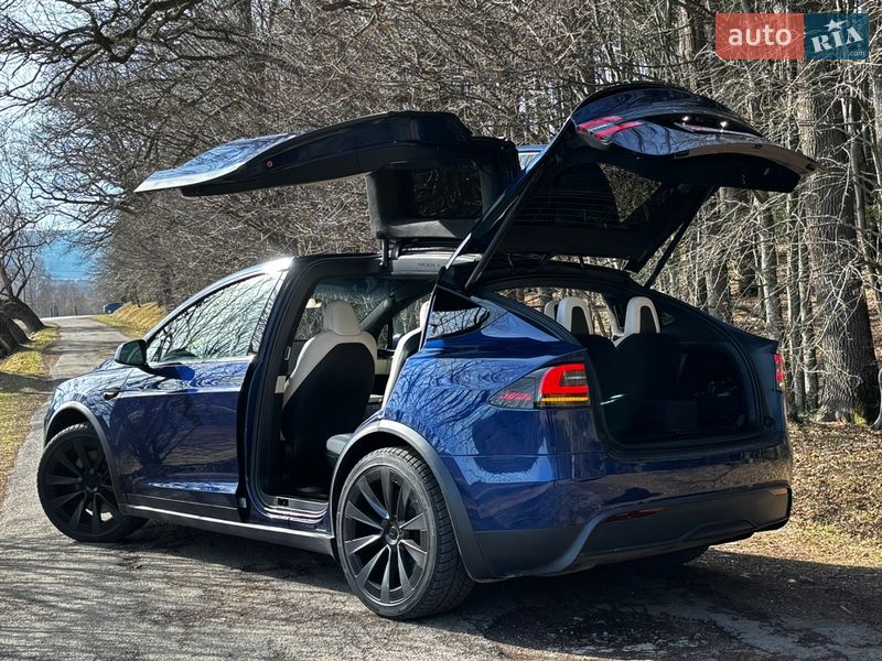 Tesla Model X 2023