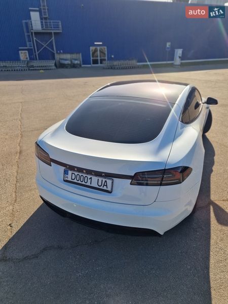 Tesla Model S 2023